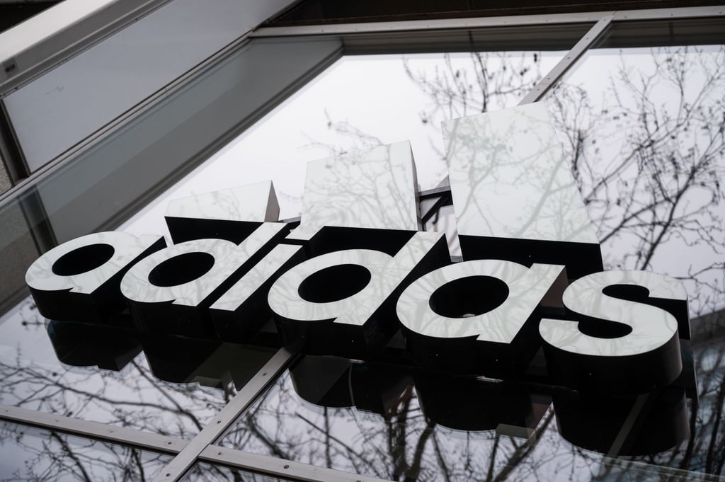 Das Unternehmen Adidas legt Zahlen vor.