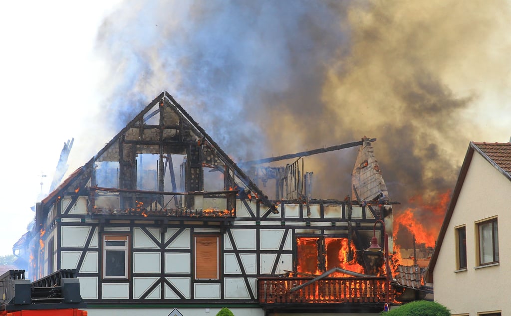 Ein ausgebranntes Haus in Bothenheilingen (Unstrut-Hainich-Kreis).