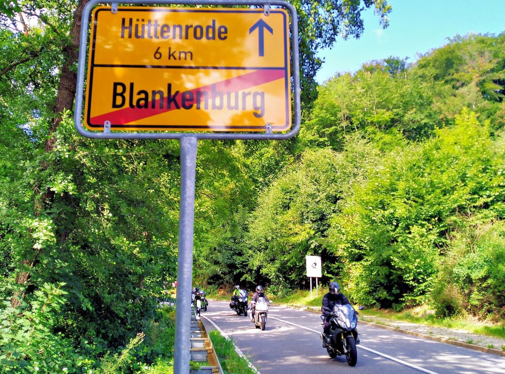 Auf der B 27 zwischen Blankenburg und Hüttenrode sind besonders viele Motorradfahrer unterwegs. Die Folgen: Viele Unfälle und Anwohner, die vom Motorenlärm genervt sind.