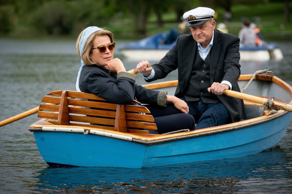 Georg Wilsberg (Leonard Lansink) schippert mit Anna Springer (Rita Russek) über den Aasee.