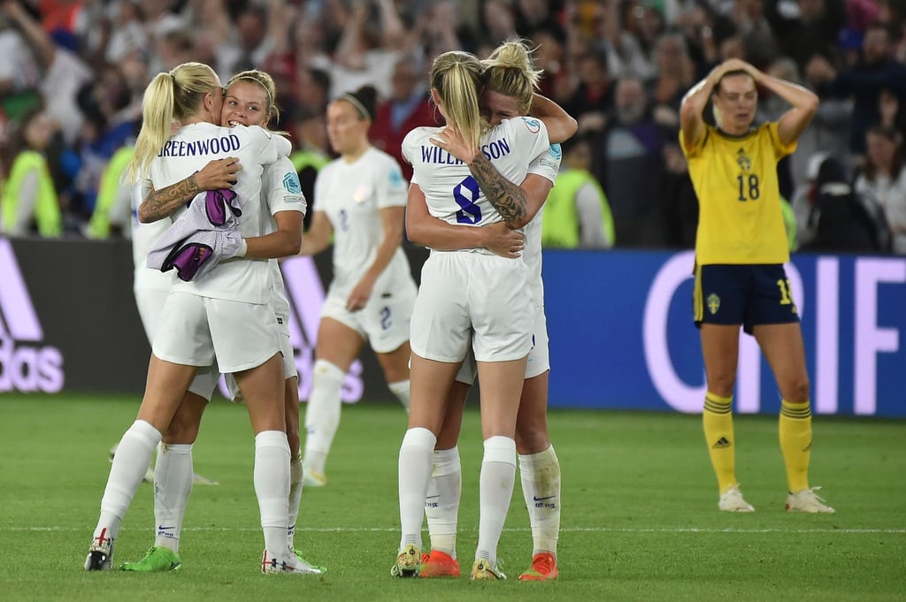Englands Fußballerinnen wollen auch nach dem EM-Endspiel gegen Deutschland jubeln.