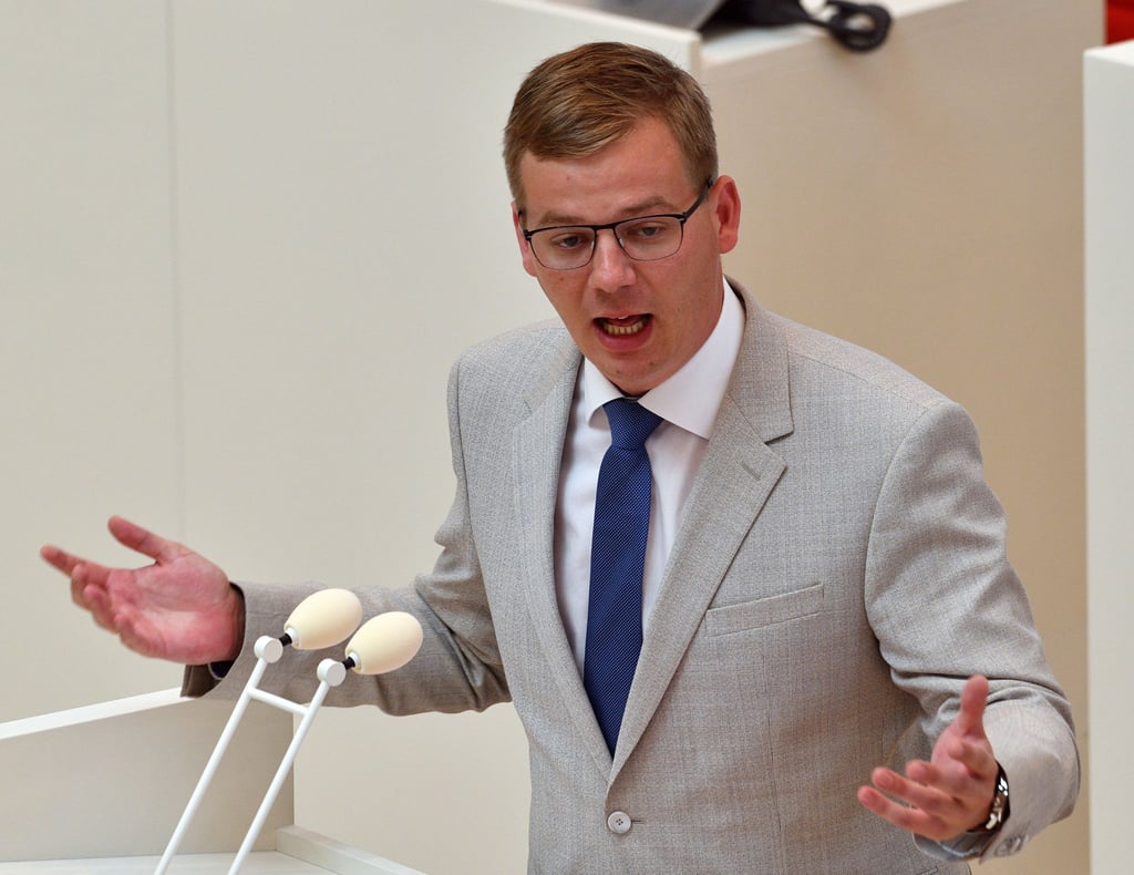 Sebastian Walter (Die Linke) spricht.