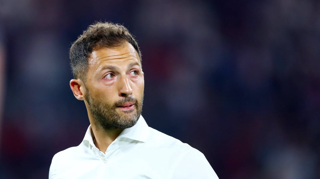 Sorgenfalten: Domenico Tedesco hat bei RB Leipzig noch viel Arbeit.