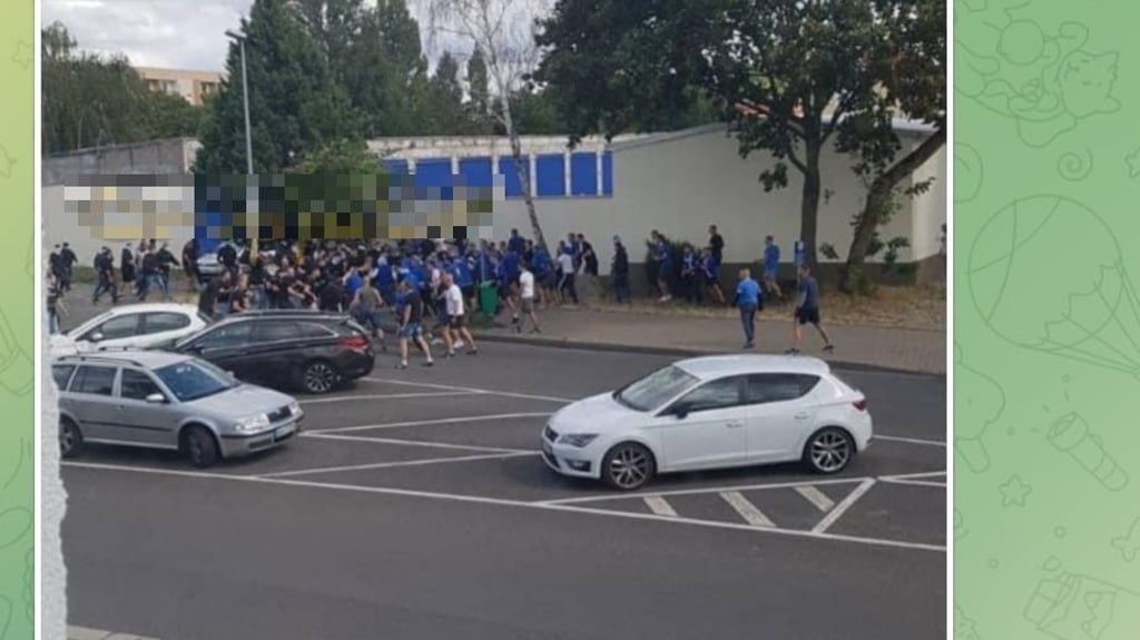 Etwa 100 Personen lieferten sich 2022 in Magdeburg eine Massenschlägerei.