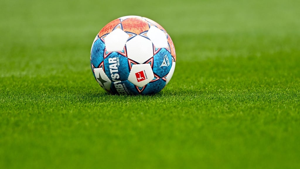 Ohne ein Abonnement gibt es für Fußball-Fans nur ein sehr eingeschränktes TV-Angebot der Fußball-Bundesliga.