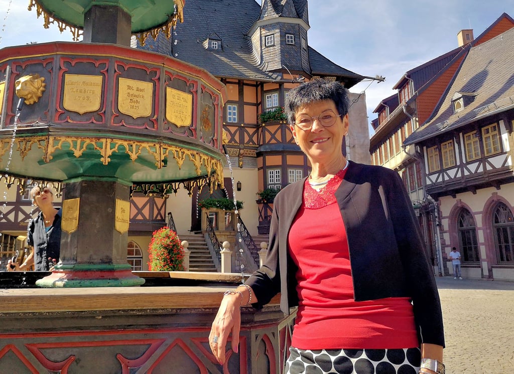 Fünf Amtsinhaber und eine politische Wende - doch eine Konstante gab es in den zurückliegenden 41 Jahren im Wernigeröder Rathaus: Martina Kallenbach. Von 1981 an war sie die Sekretärin des Oberbürgermeisters, jetzt geht sie in den Ruhestand.
