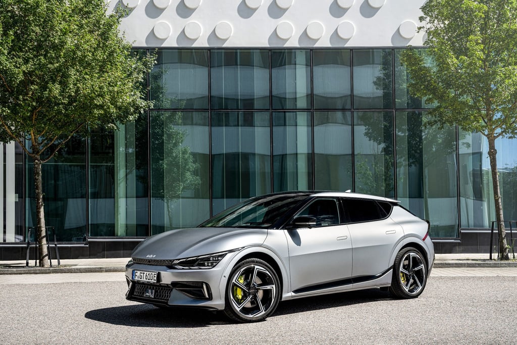 Sportlich unter Strom: Der elektrische Kia EV6 stößt als GT-Modell mit seinen Fahrleistungen in Sportwagenbereiche vor.