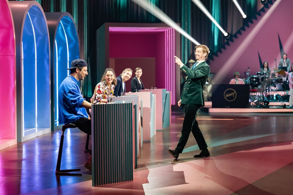 Fahri Yardim (l-r), Nilam Farooq, Olli Schulz und Moderator Joko Winterscheidt in der ProSieben-Show „Wer stiehlt mir die Show?“