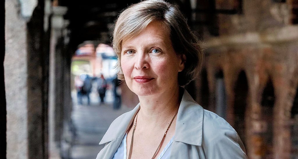 Jenny Erpenbeck erzählt in „Kairos“ die Geschichte einer jungen Frau und eines verheirateten Manns in den 50ern, die sich in der Vorwendezeit ineinander verlieben.
