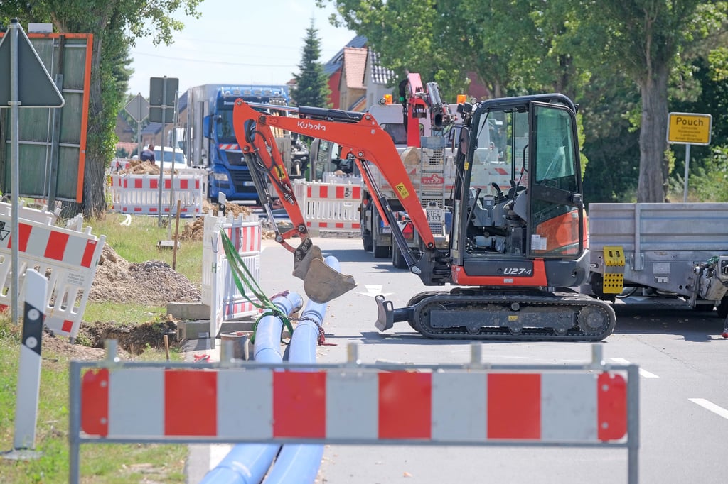 Bauarbeiten auf der B100 bei Pouch nach der Havarie