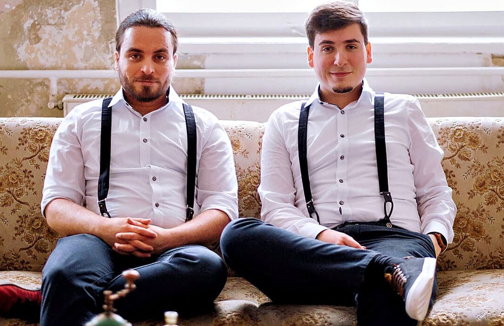 Das Duo Zwischenspiel (Hannes Kuschik, links, und Alexander KIel) tritt morgen am Weinberg auf.