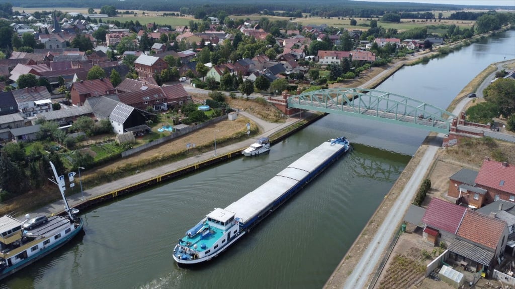 Der Pegel bei Magdeburg lag am Mittwochmorgen nur bei rund 60 Zentimetern.