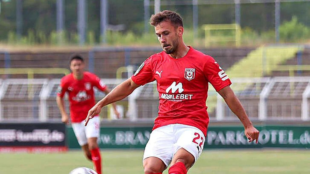 Nico Hug zeigt sich beim Halleschen FC auf Anhieb treffsicher.