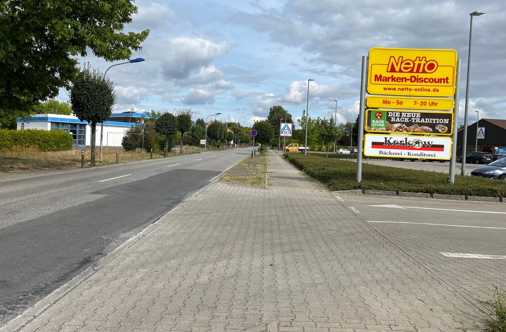 Die Straße der Jugend wird in Tangerhütte ab morgen saniert. Bis voraussichtlich 19. August wird sie einseitig gesperrt.