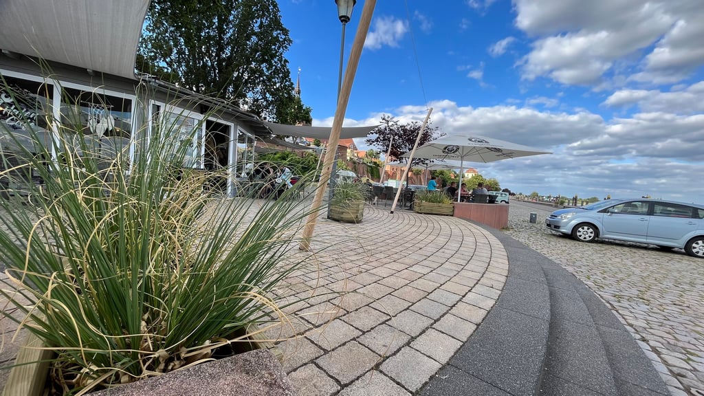 Das Café am Tangermünder Hafen.