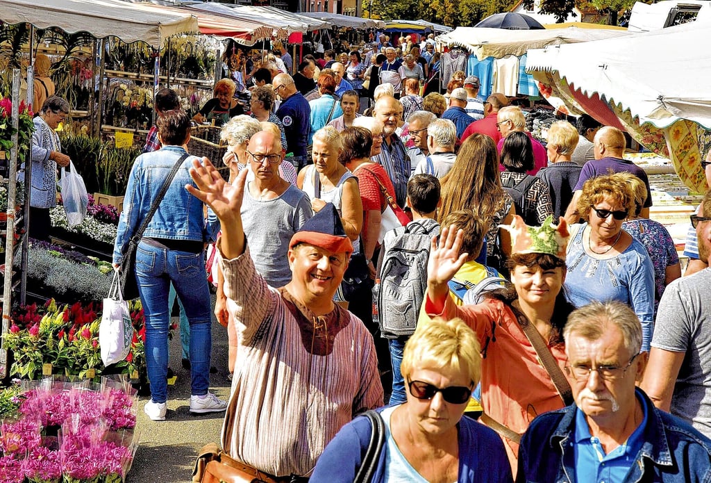 Der Krammarkt ist auch in diesem Jahr fester Bestandteil des Hohenmölsener Herbstmarktes. Rund 250 Händler haben sich angesagt.