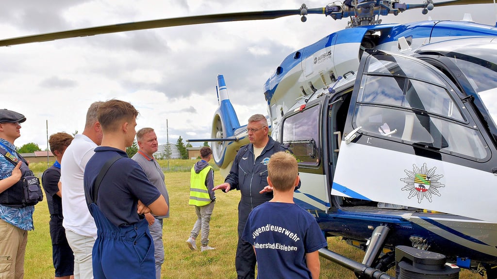 Großes Interesse fand auch der Polizeihubschrauber.