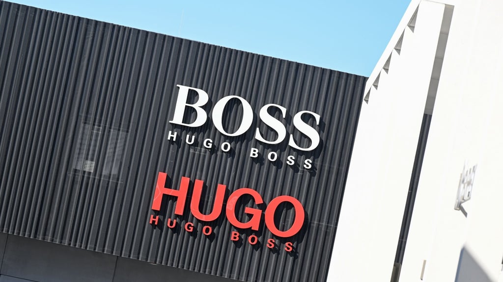 Das Logo des Modekonzerns Hugo Boss: Das Geschäft läuft.