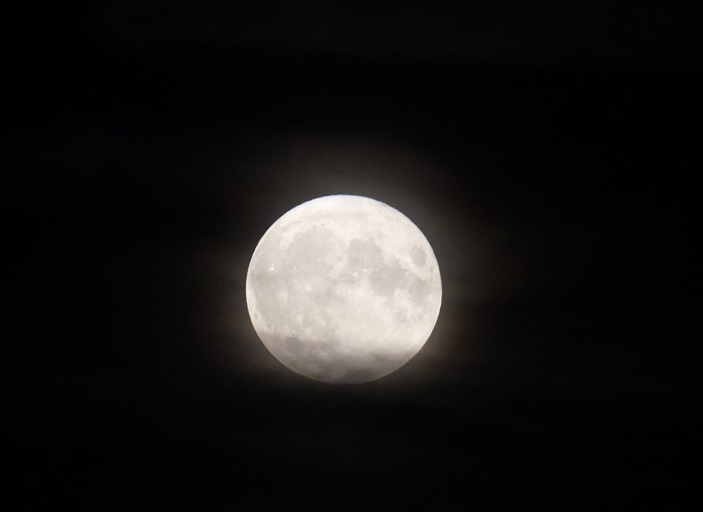 Südkorea will mit einer Mondsonde Daten von der Oberfläche des Erdtrabanten sammeln.