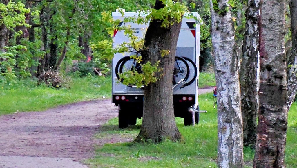 Ein Camper direkt neben dem Seeweg: Solche Szenen sollen sich nicht mehr wiederholen. Dieser Bereich, die Promenade des Luftkurortes, ist Naturfreunden ohne Motorisierung vorbehalten.