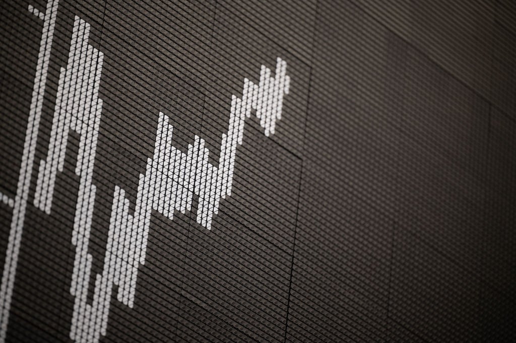 Der Verlauf des Dax wird kurz nach Handelsstart auf der Anzeigetafel in der Frankfurter Börse angezeigt.