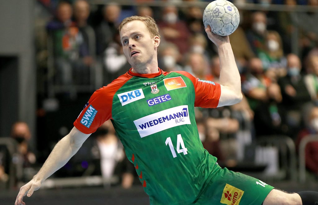 Omar Ingi Magnusson, rechter Rückraumakteur des SC Magdeburg, hofft, in der kommenden Saison an seine erfolgreiche Spielzeit anknüpfen zu können. Im ersten Testspiel treffen Magnusson und Co. heute auf den ukrainischen Klub HC Motor Saporischschja.