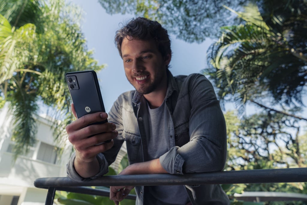 Das Smartphone moto g32 von Motorola setzt auf Sound und Ausdauer.