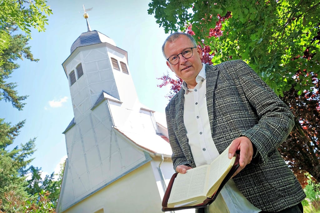 Seit 25 Jahren lebt und arbeitet Albrecht Henning als Heidepfarrer in Krina.