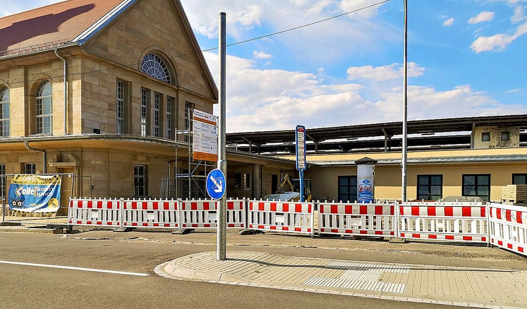 An der Ostseite des Zeitzer Bahnhofs wird noch gebaut.