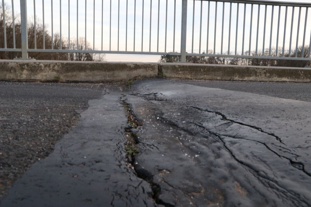 An einer Brücke zwichen Aken und Kühren wird ab Montag gebaut.