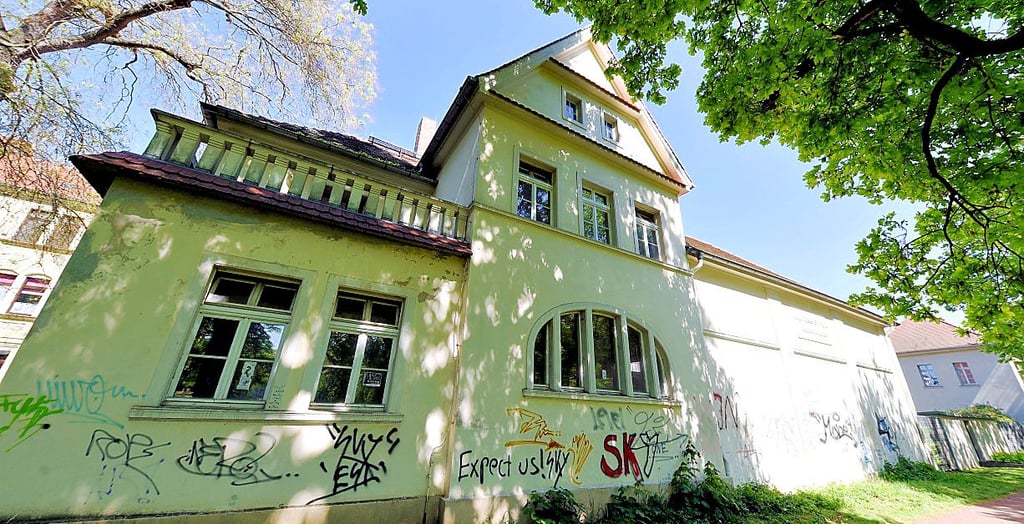 Das Open-Air-Kino findet auf der Wiese am Dürerbundhaus statt.
