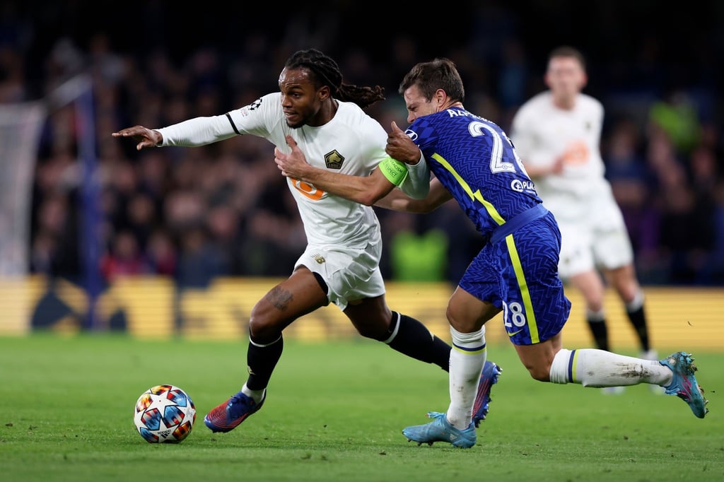 Renato Sanches (l) wechselt innerhalb der französischen Liga vom OSC Lille zu Paris Saint-Germain.