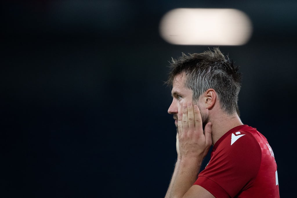Hannovers Julian Börner gestikuliert nach dem Spiel.