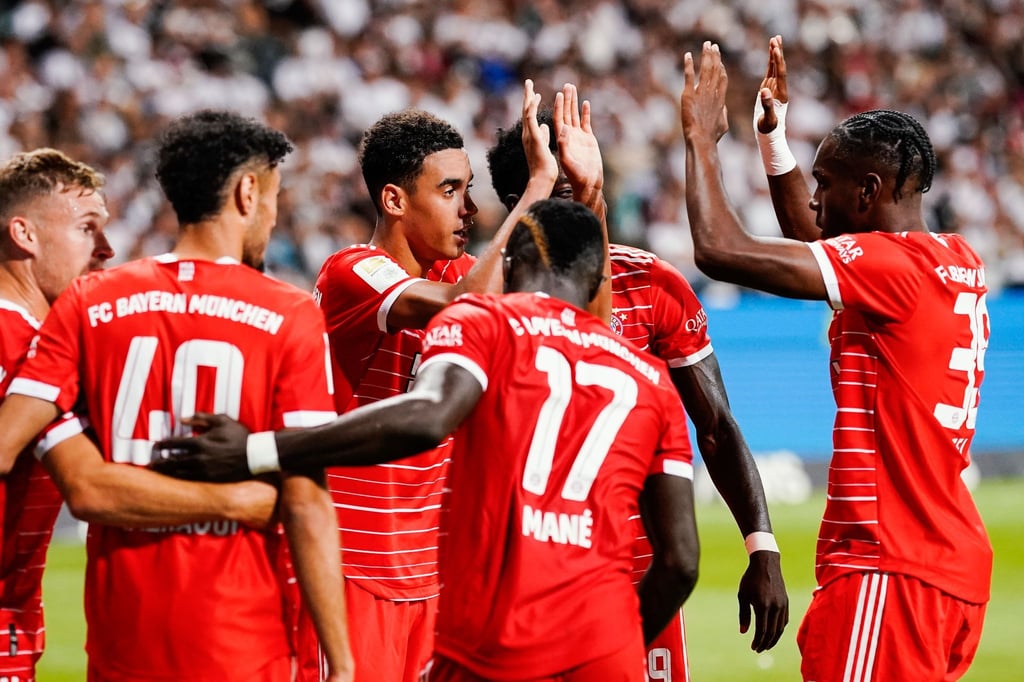 Der FC Bayern startet mit einem Kantersieg in die neue Bundesliga-Saison.