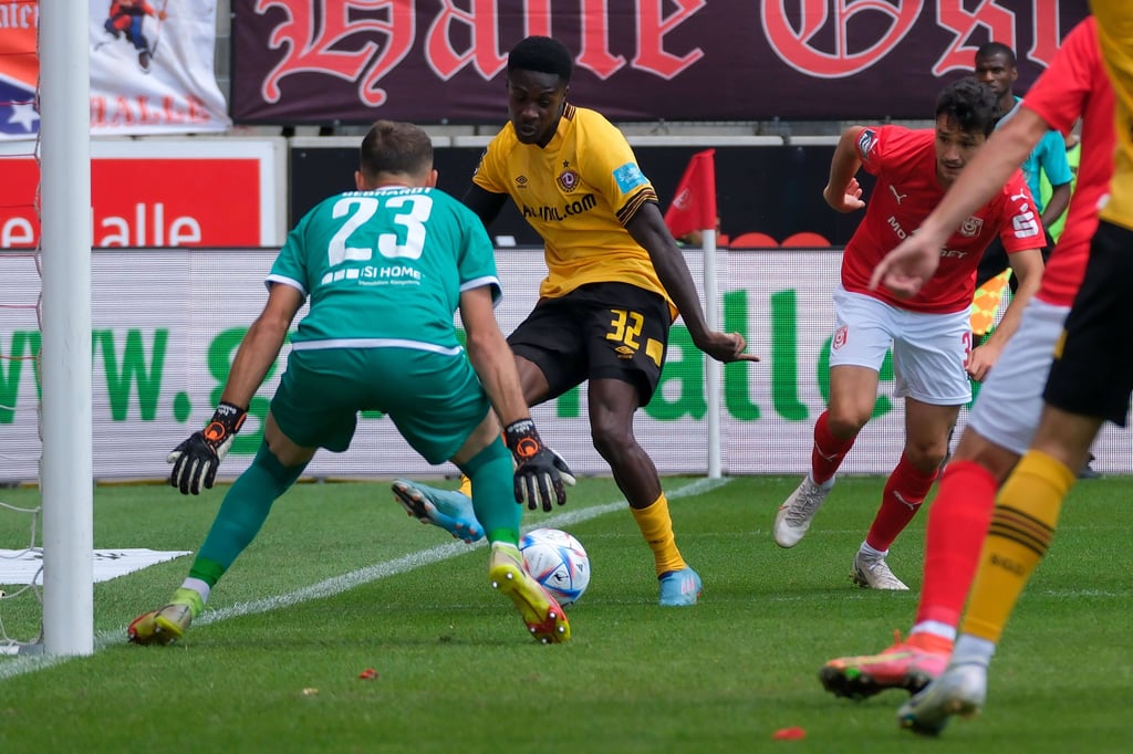 Der Sololauf von Christian Conteh endet mit dem Eigentor von Jonas Nietfeld.