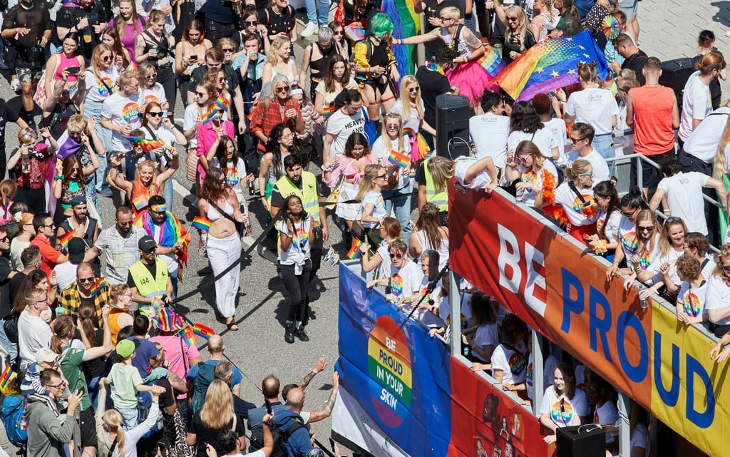 Demo zum Christopher Street Day (CSD) am Hamburger Hauptbahnhof.