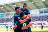 Die Spieler des SC Paderborn feiern das 3:2 gegen Hannover 96.