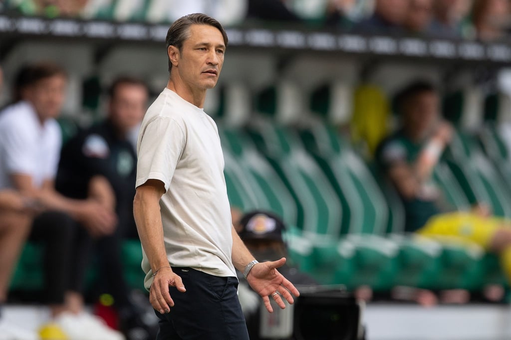 Trainer Niko Kovac gestikuliert.