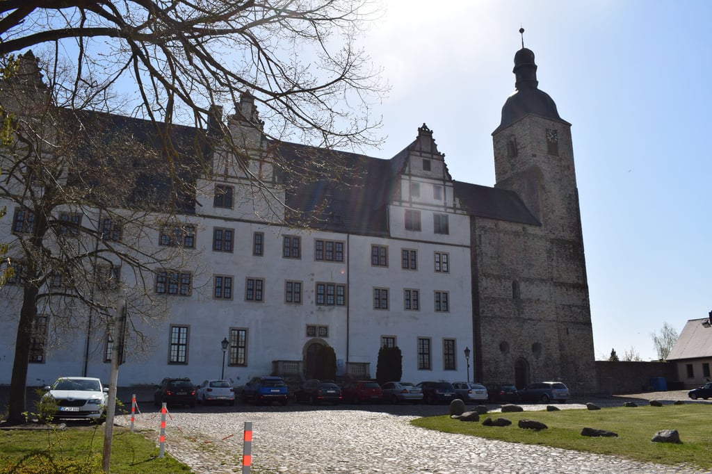Der Förderkreis Kultur und Denkmalpflege kümmert sich seit vielen Jahren um ein umfangreiches Angebot an Kunst und Kultur auf dem Leitzkauer Schloss.