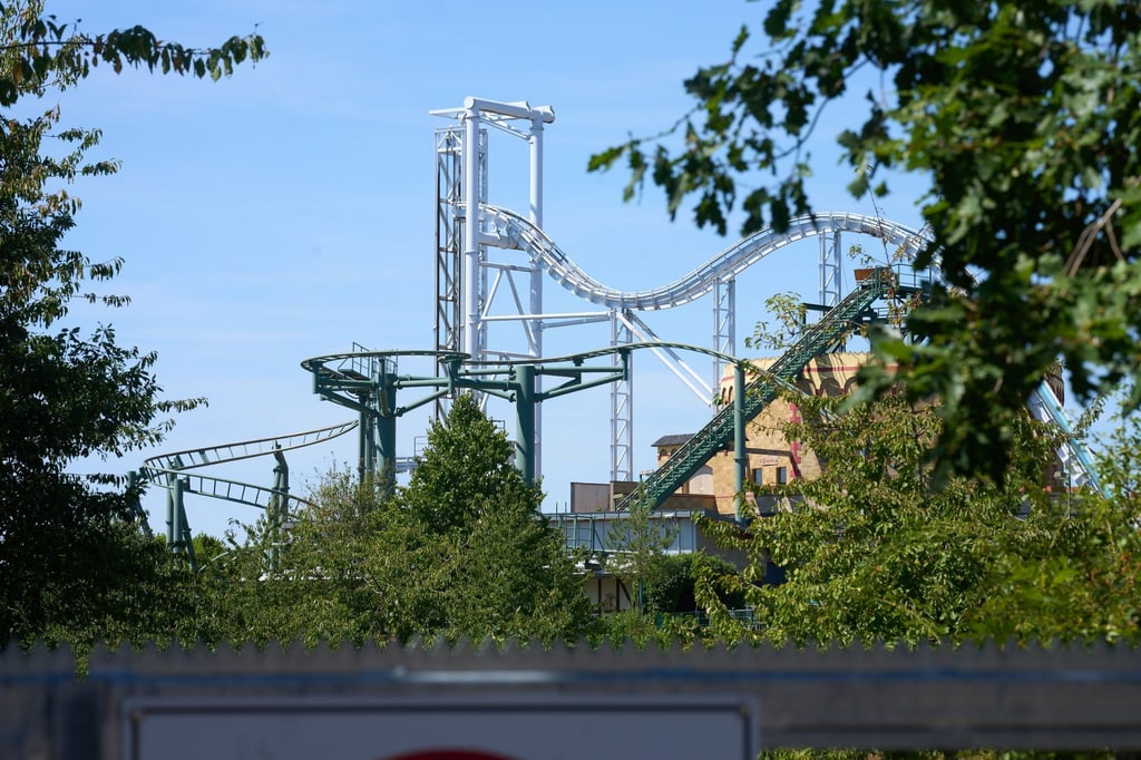 Nach einem tödlichen Unfall auf der Achterbahn ist der Wild- und Freizeitpark in Klotten in Rheinland-Pfalz geschlossen.