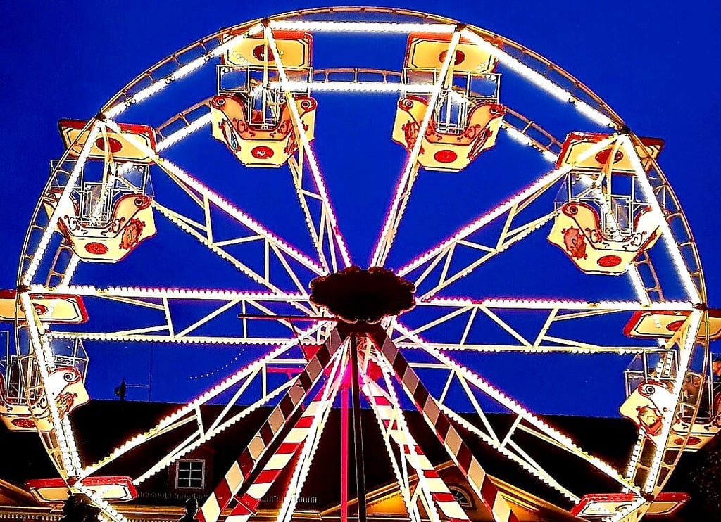 Fahrgeschäfte, Bühnenprogramm und Überraschungen für Kinder werden am kommenden Wochenende beim Altstadtfest in Wernigerode geboten - wie zuletzt 2019. 