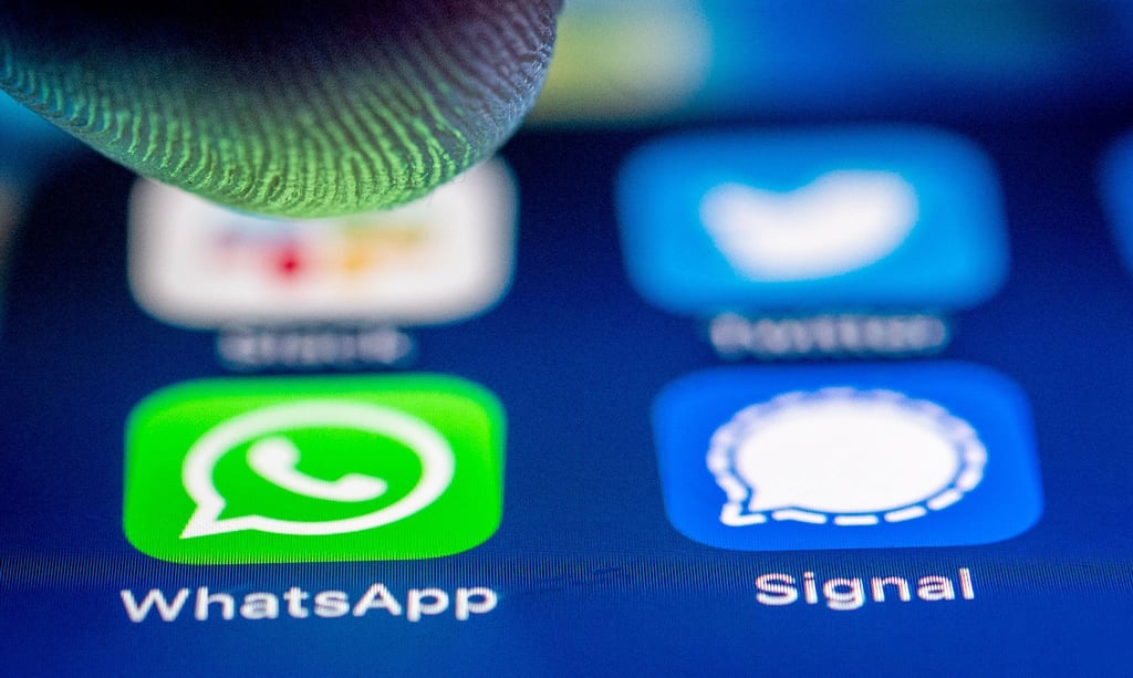 Wer verfassungswidrige Inhalte verbreitet, macht sich strafbar. Es reicht schon aus, solche Inhalte in seinem Whatsapp-Status zu teilen.