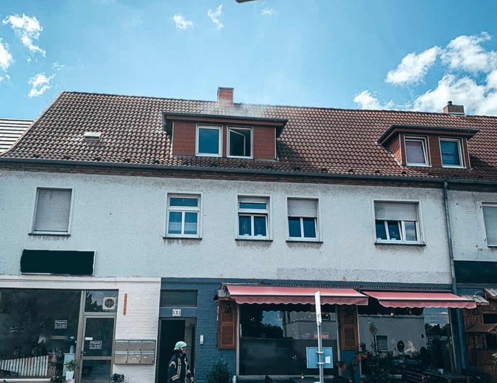 Der Brand war im Dachstuhl eines Gebäudes in Holzweißig ausgebrochen.