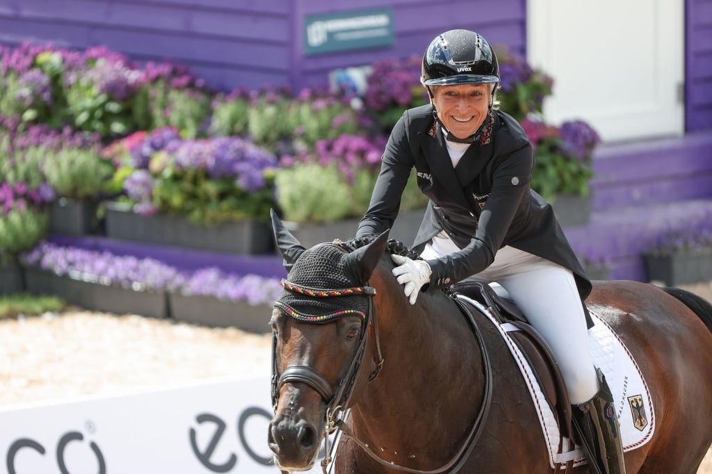 Dressurreiterin Ingrid Klimke reitet auf Franziskus.