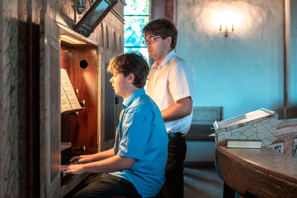 Peter und Martin Scholle giben in der Profener Kirche ein Konzert.