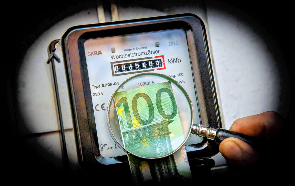 Es wird in den kommenden Monaten zu einem starken Anstieg von Strom- und Gaspreisen kommen. Wer schon jetzt seinen Verbrauch kontrolliert und senkt, wird im Herbst und Winter seine eigenen Mehrkosten senken.