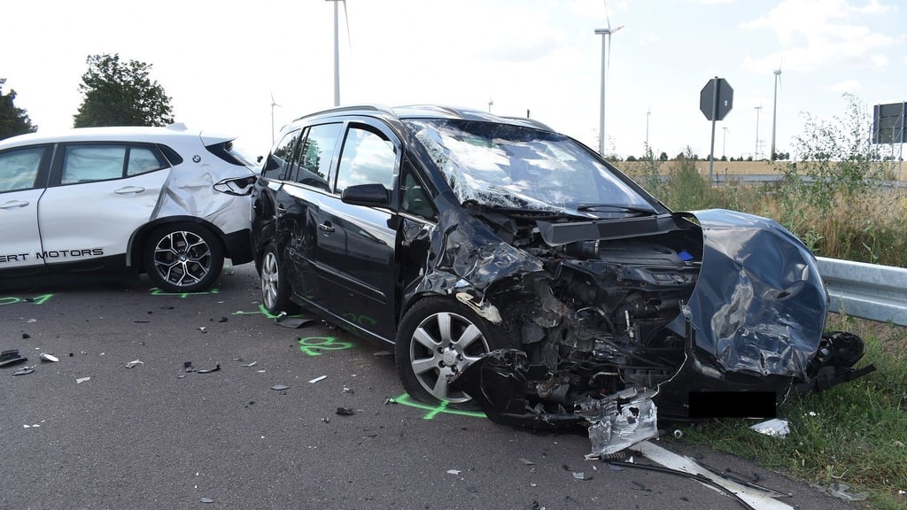 Der Autounfall ereignete sich auf der B1