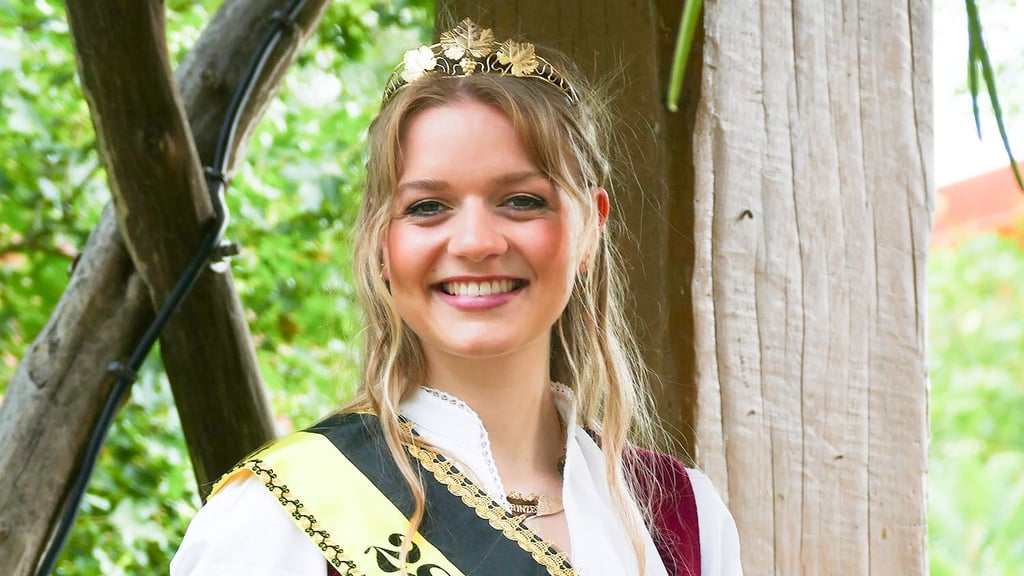 Kim Bischoff wird für ein Jahr Jessen und sein Weinanbaugebiet als Prinzessin auf vielen Terminen präsentieren.