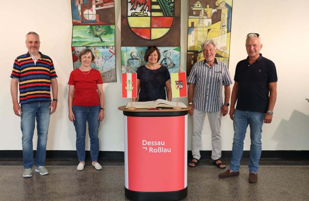 Feuerwehr aus Ludwigshafen im Rathaus dessau