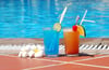Cocktails erfrischen an heißen Sommertagen.